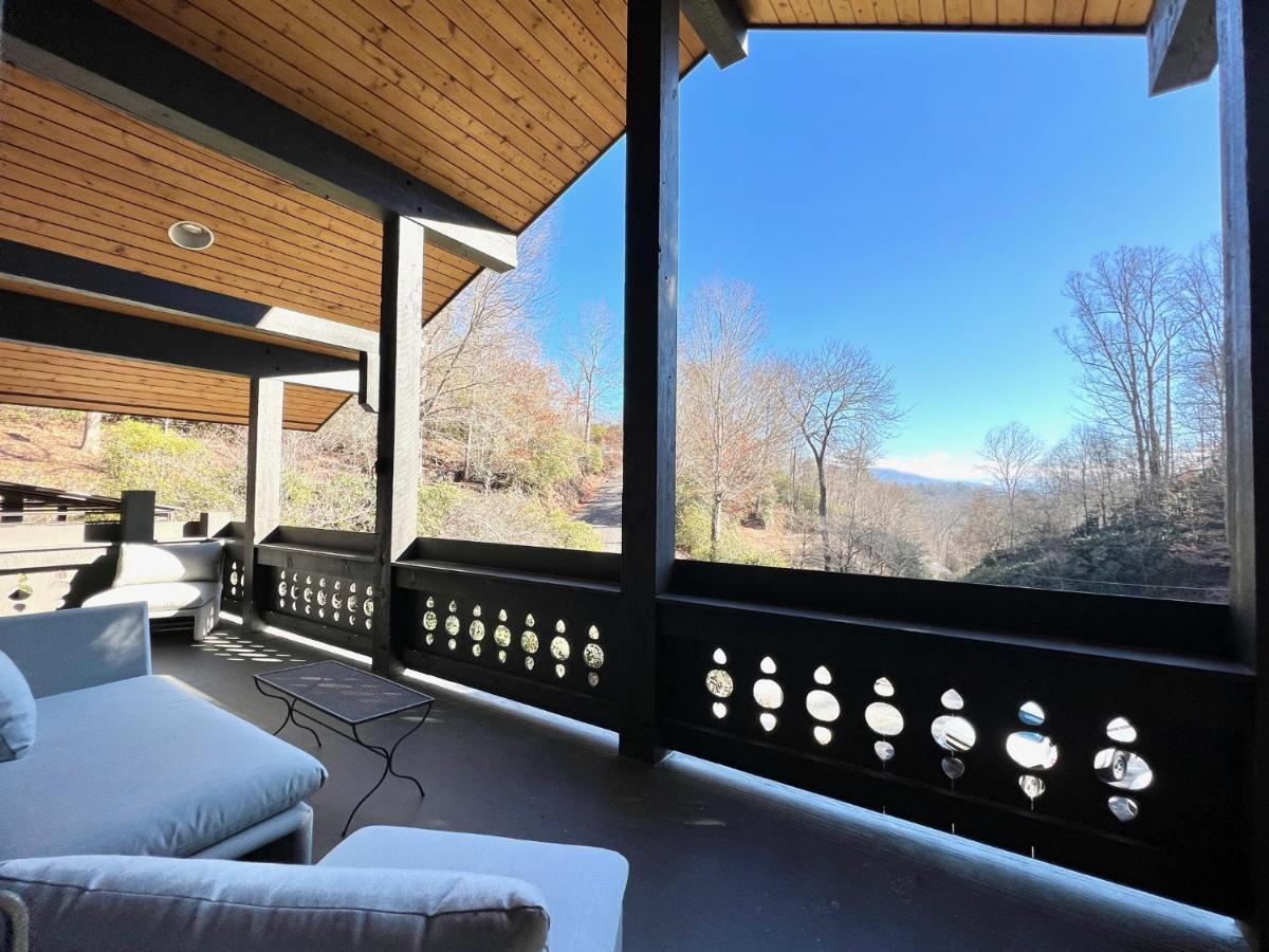 Outland Chalet & Suites Great Smoky Mountains Whittier Room photo